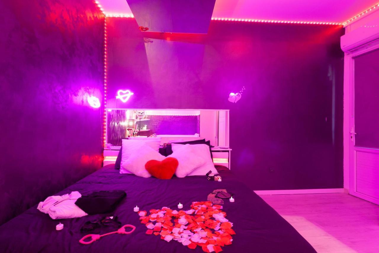 Love Room Avec Balneo Тулон Екстер'єр фото