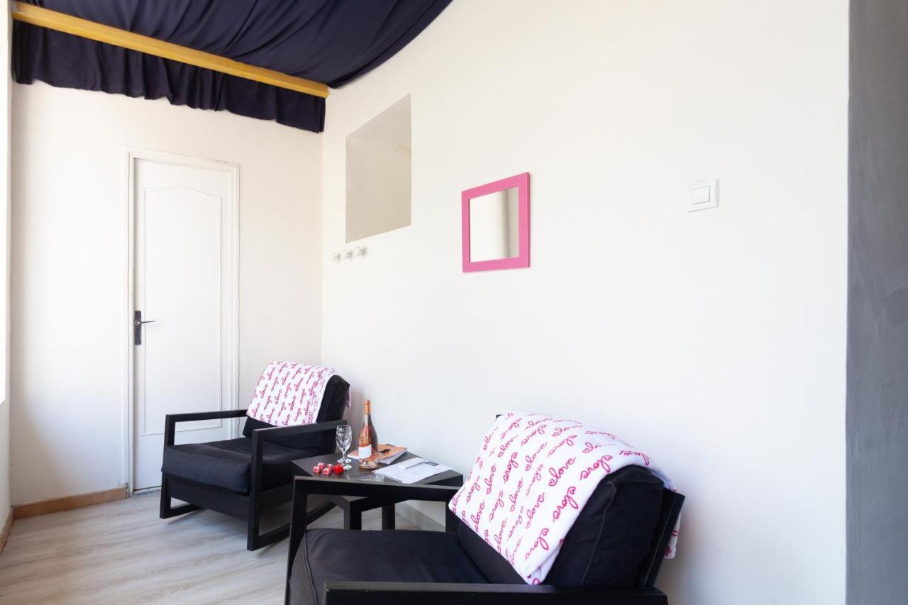 Love Room Avec Balneo Тулон Екстер'єр фото