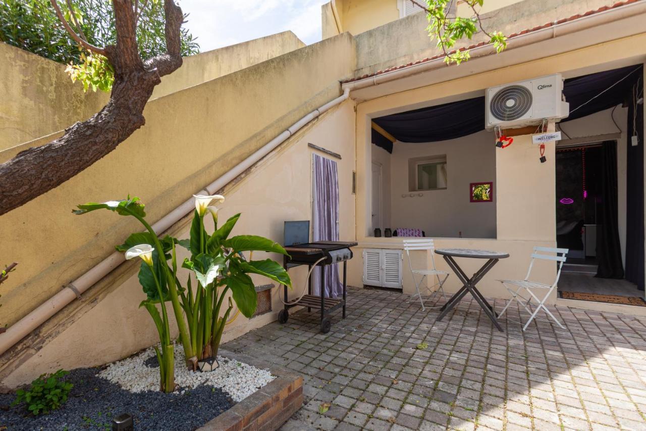 Love Room Avec Balneo Тулон Екстер'єр фото