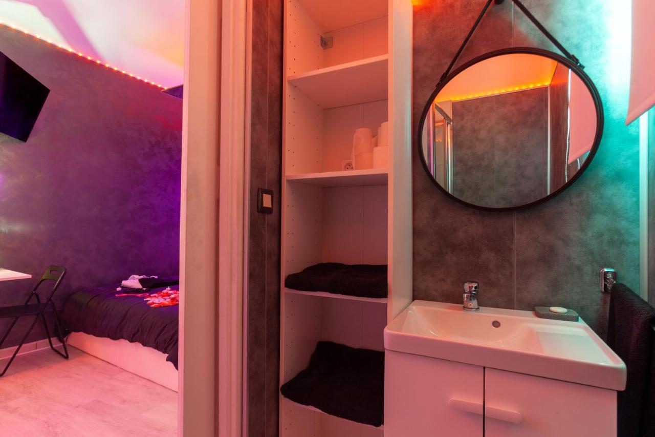 Love Room Avec Balneo Тулон Екстер'єр фото